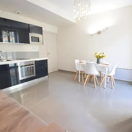 Massena - Best Place In - 2 Bedrooms - Big Balcony * Νίκαια